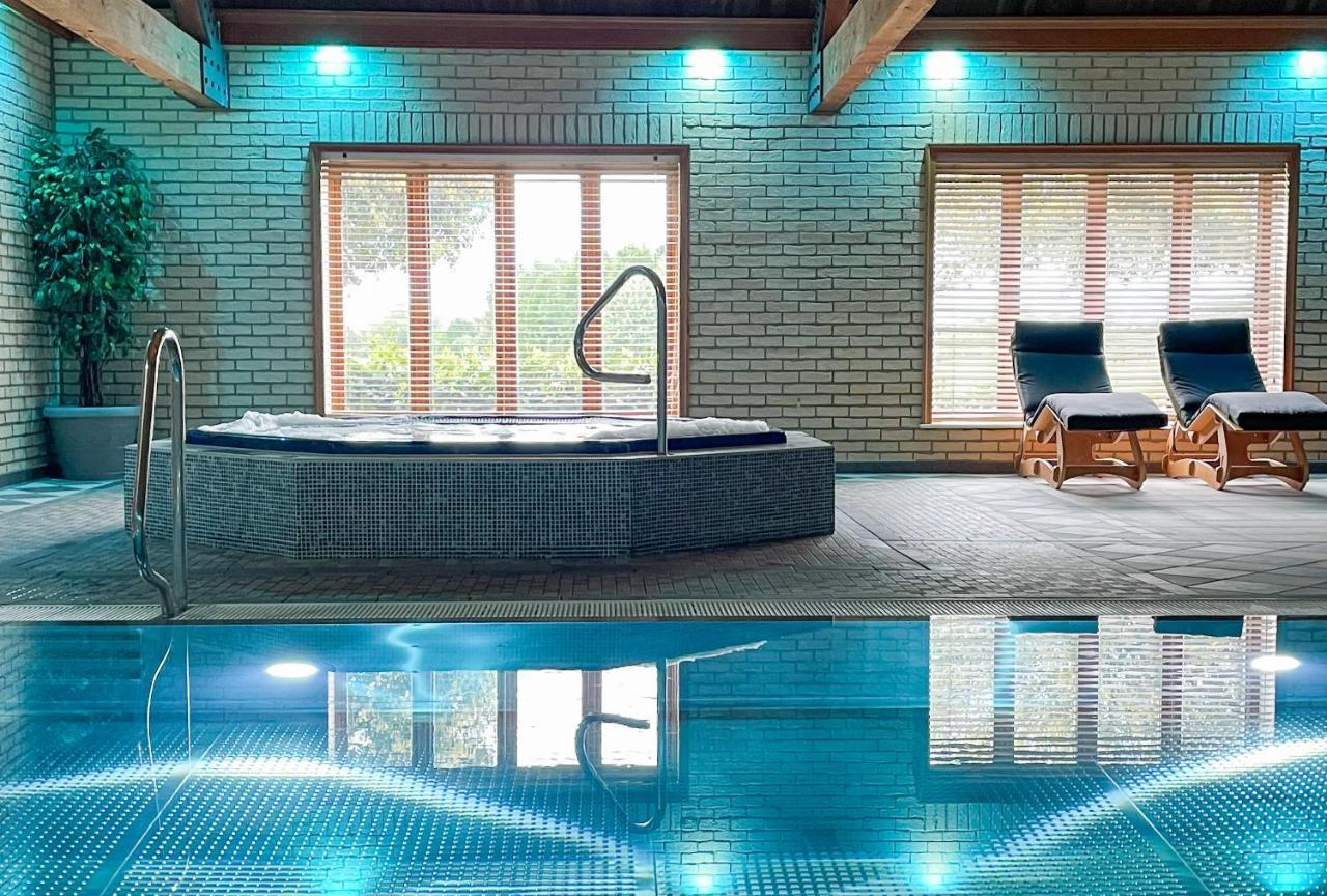 Pine Boutique With Hot Tub For Couples & Dog Holiday home