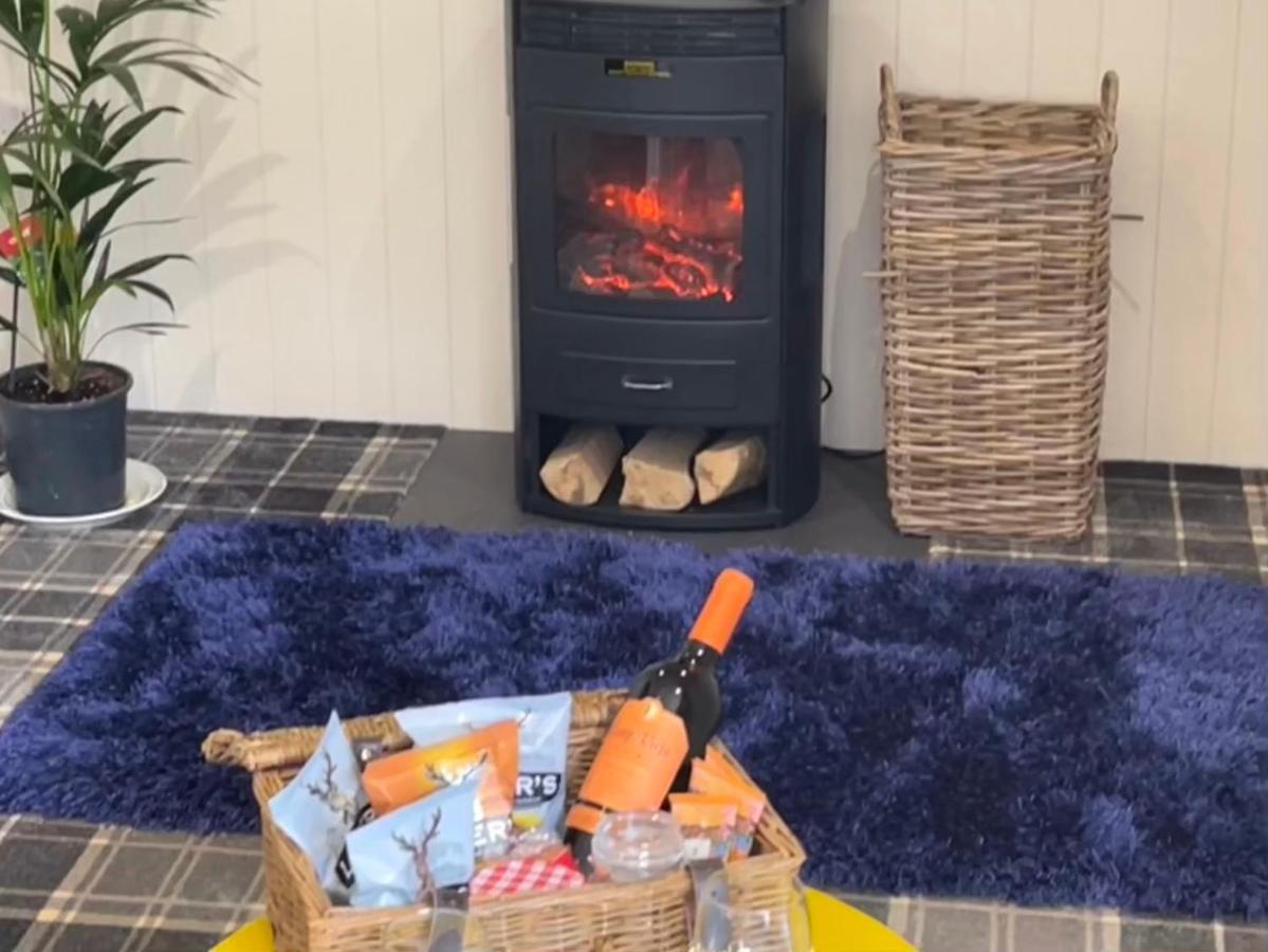 Holiday home Pine Boutique With Hot Tub For Couples & Dog