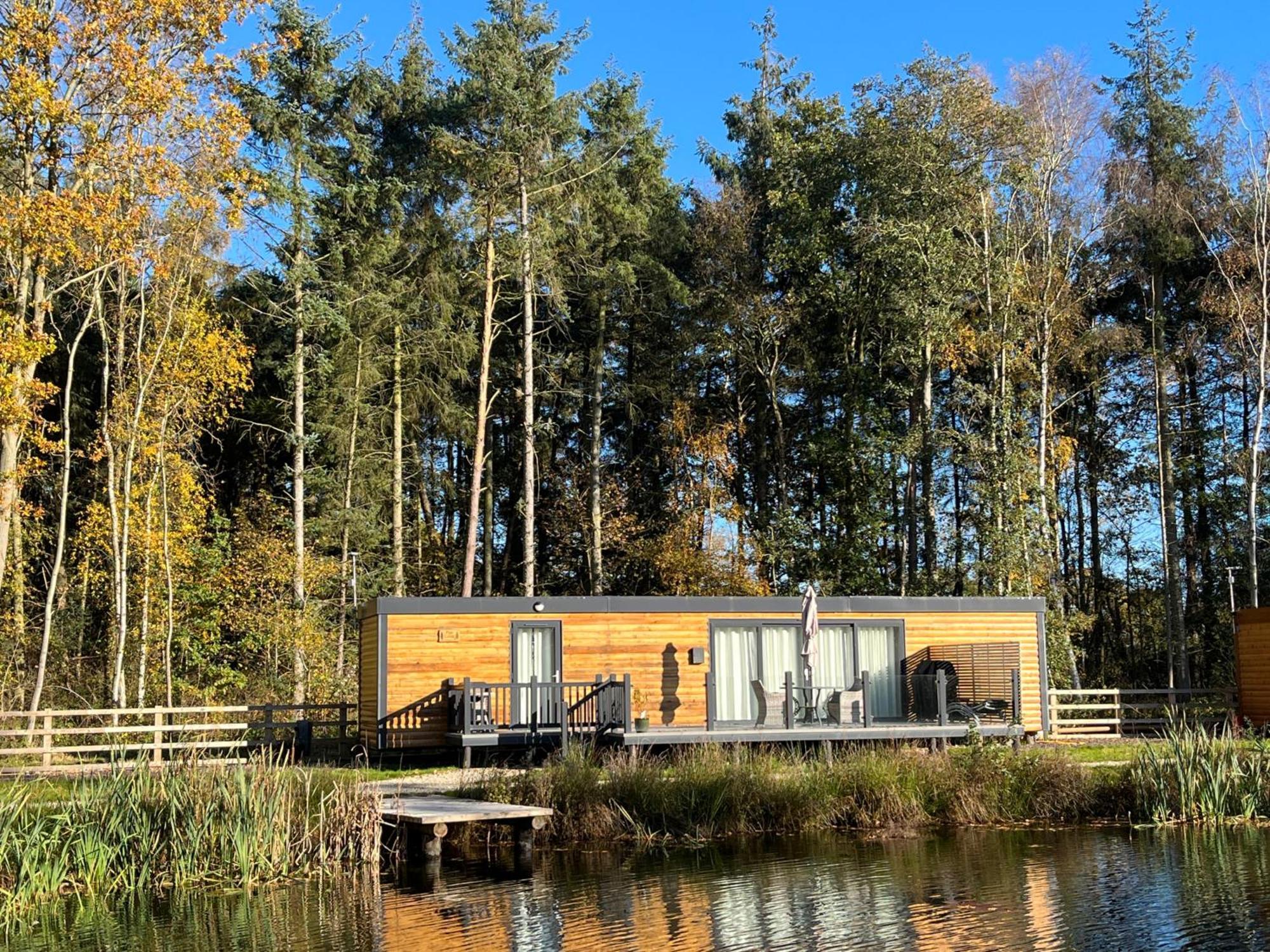 Pine Boutique With Hot Tub For Couples & Dog Holiday home